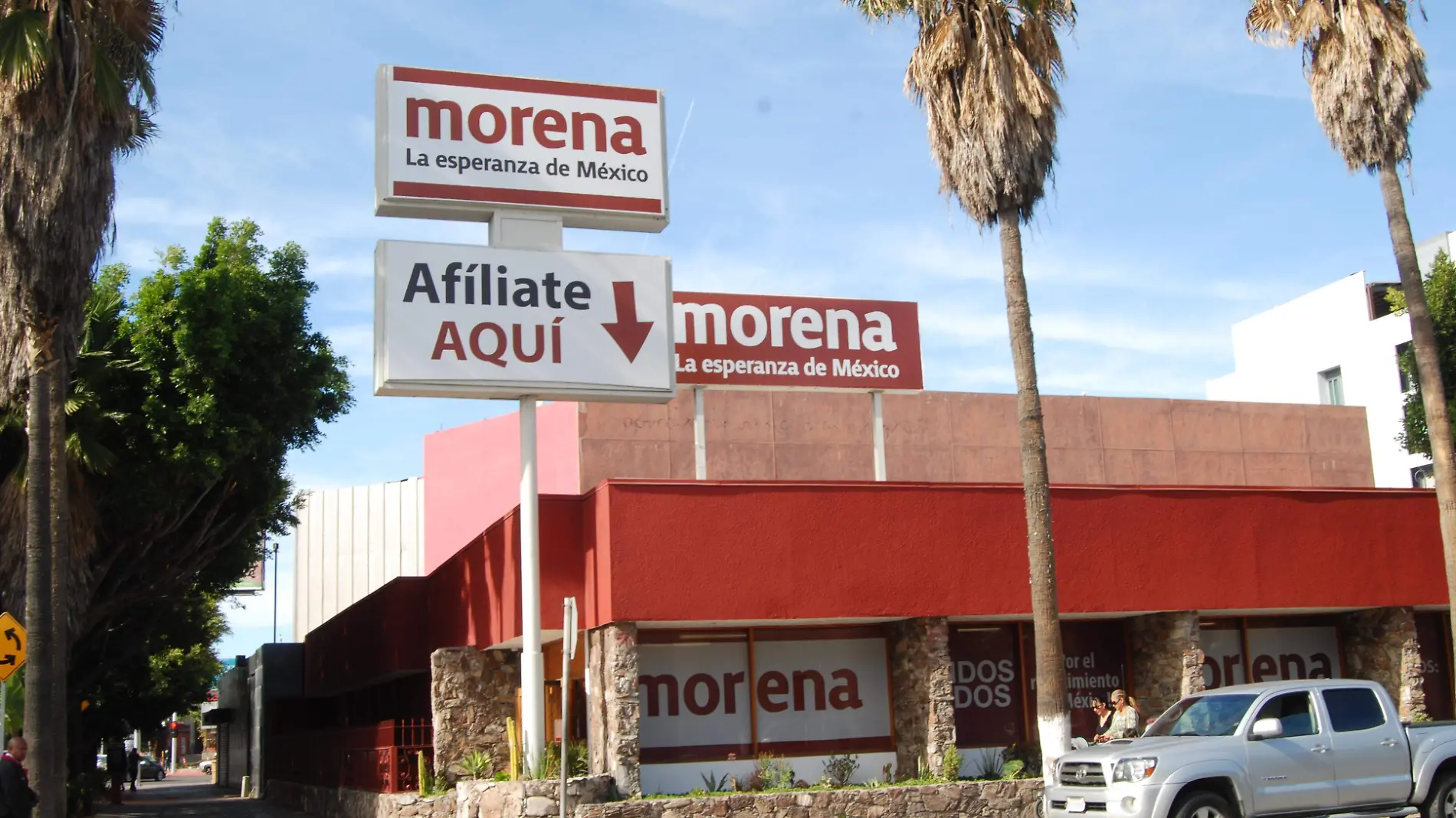 51 MORENA  (1)